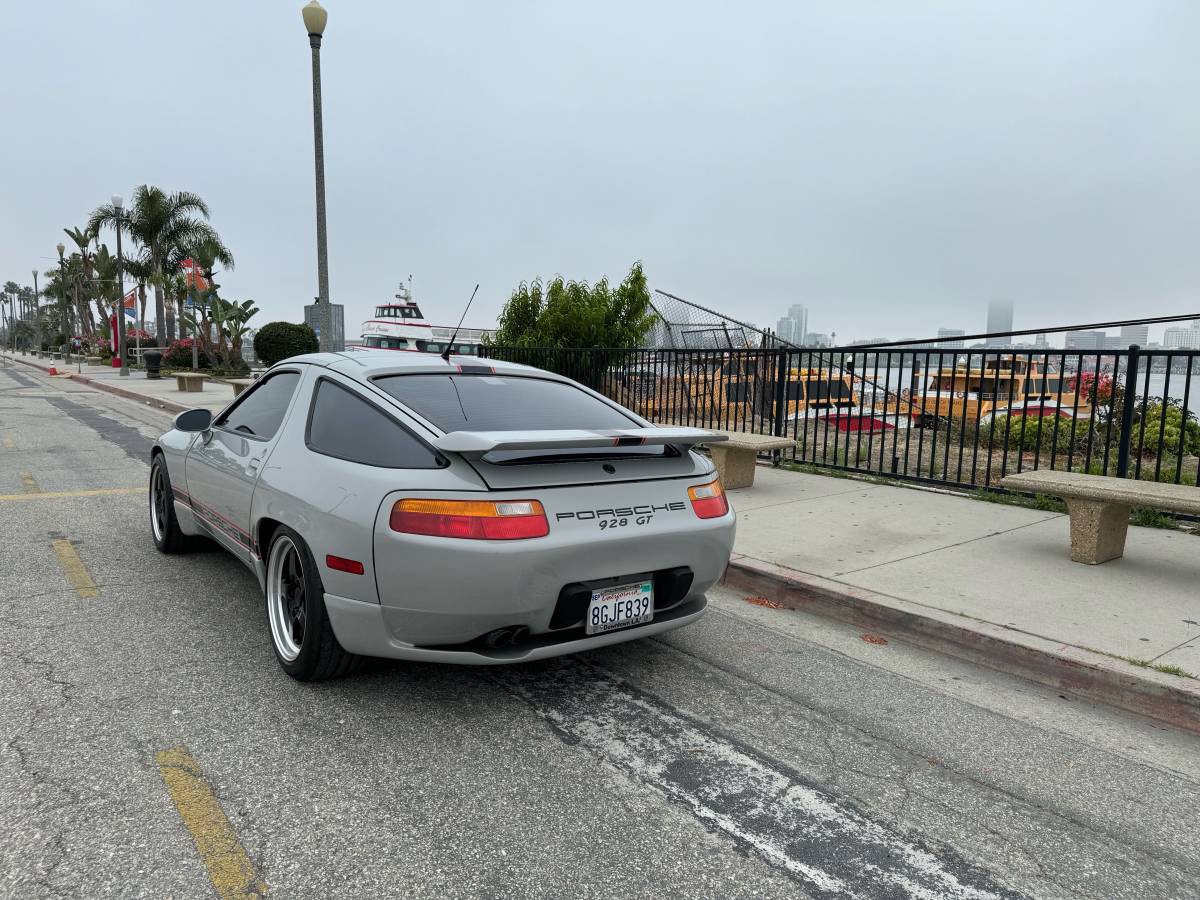 Porsche-928-gt-1990-grey-90123-3