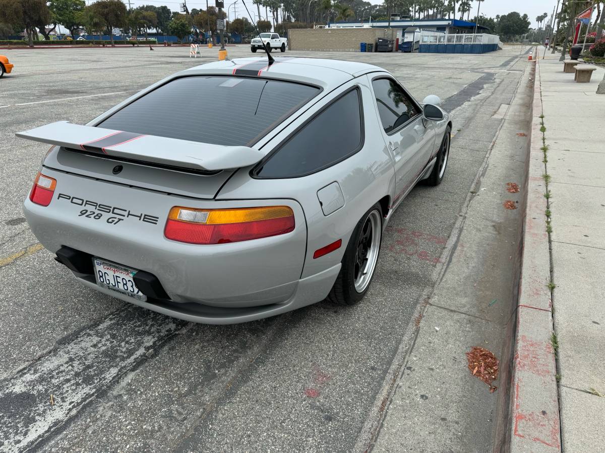 Porsche-928-gt-1990-grey-90123-4