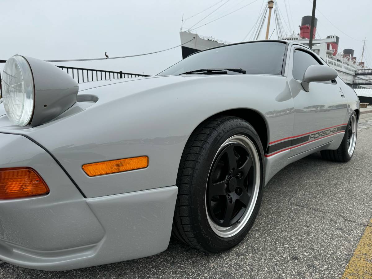 Porsche-928-gt-1990-grey-90123-6