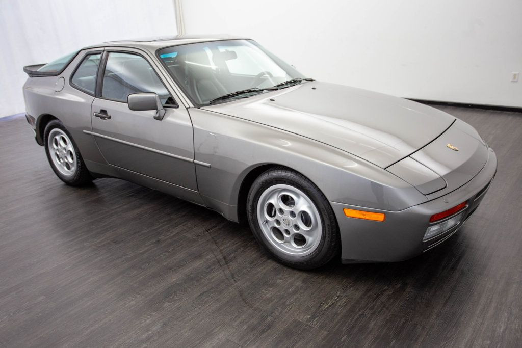 Porsche-944-Coupe-1988-Gray-Burgundy-113121-1