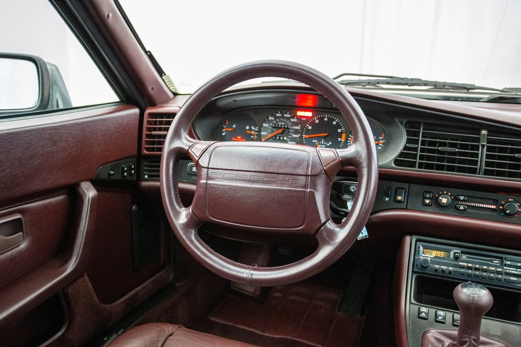 Porsche-944-Coupe-1988-Gray-Burgundy-113121-3