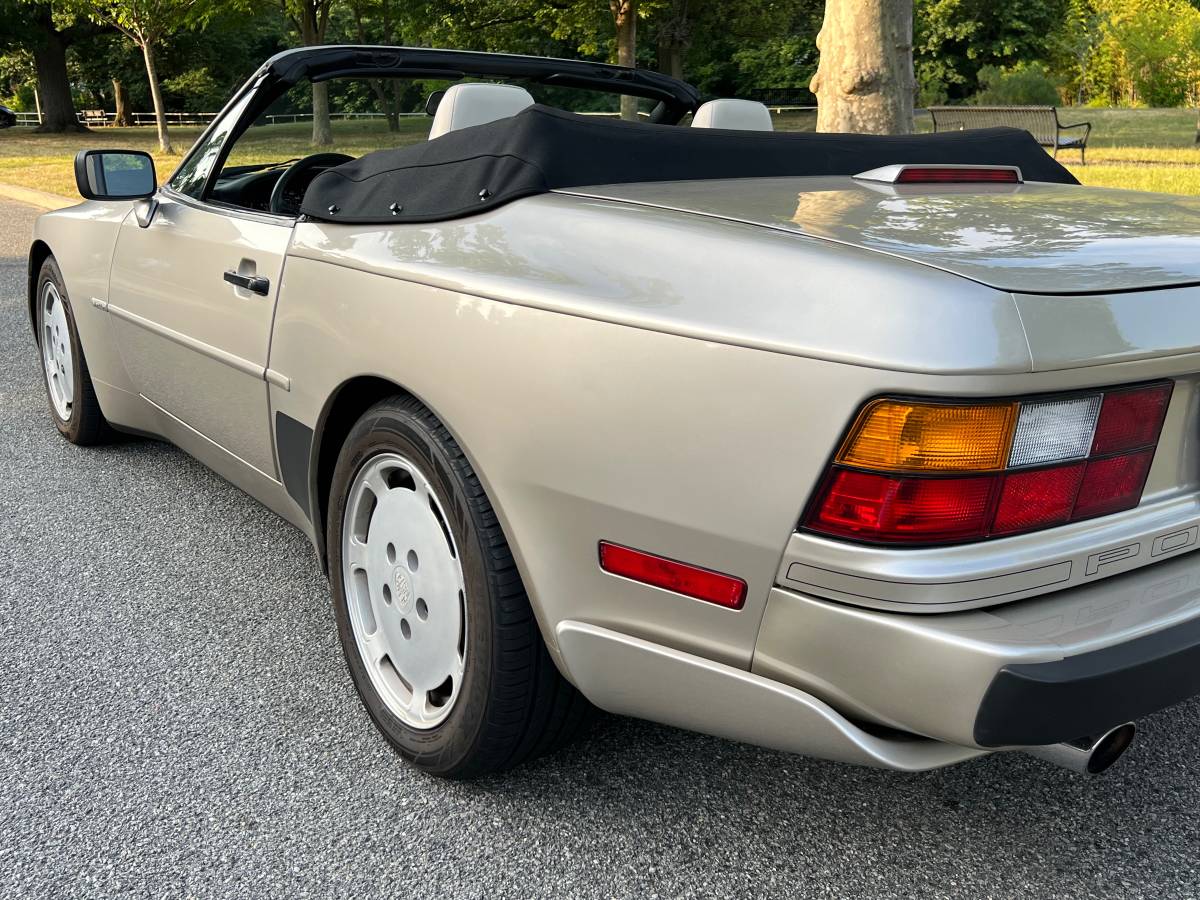 Porsche-944-s2-1990-25444-9