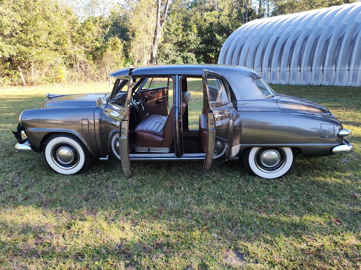 Studebaker-Champion-1949-silver-57936-1