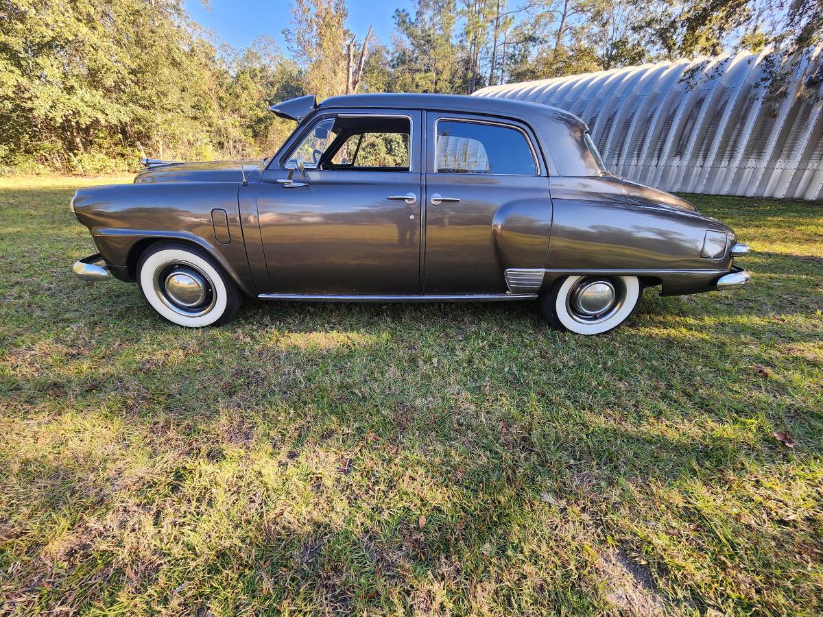 Studebaker-Champion-1949-silver-57936