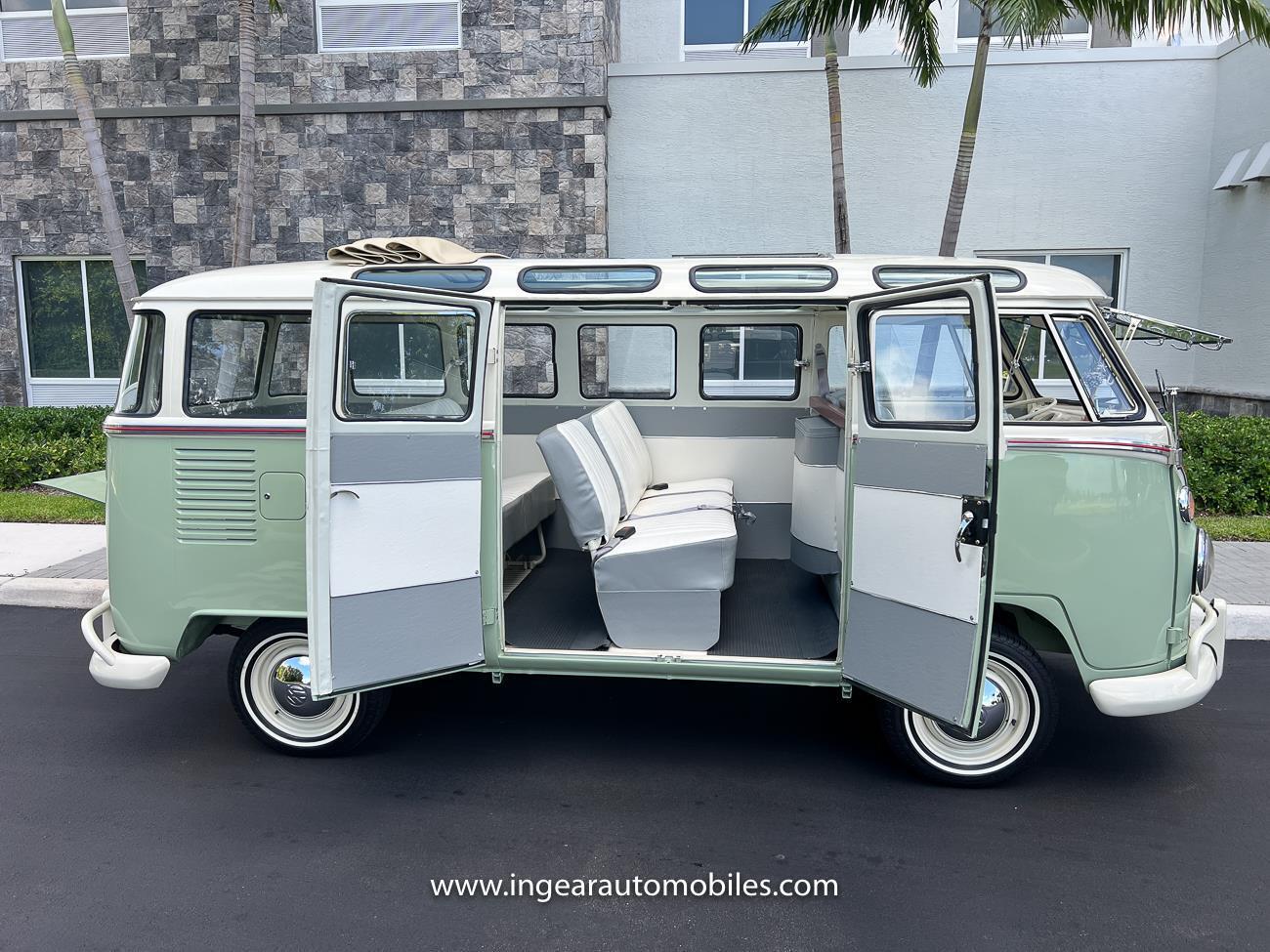 Volkswagen-BusVanagon-Van-1973-Green-White-96561-1