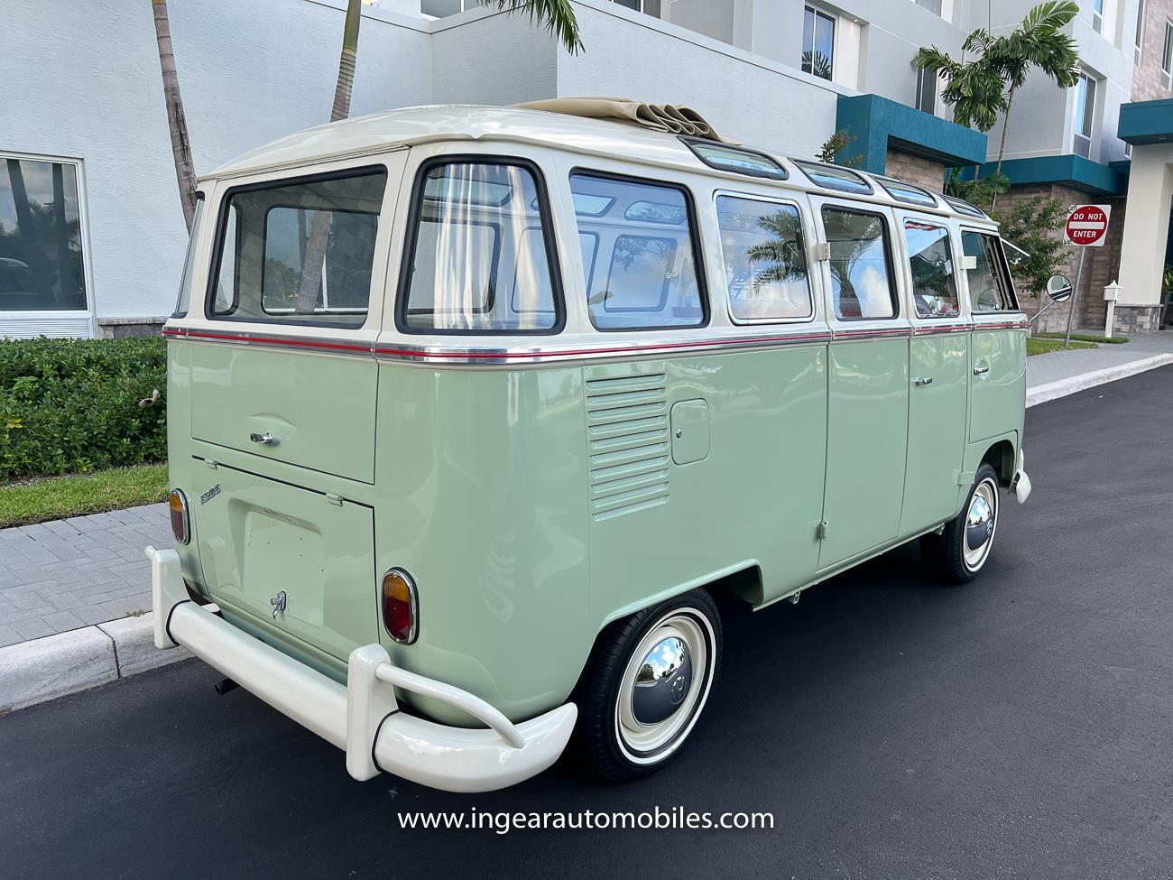 Volkswagen-BusVanagon-Van-1973-Green-White-96561-10