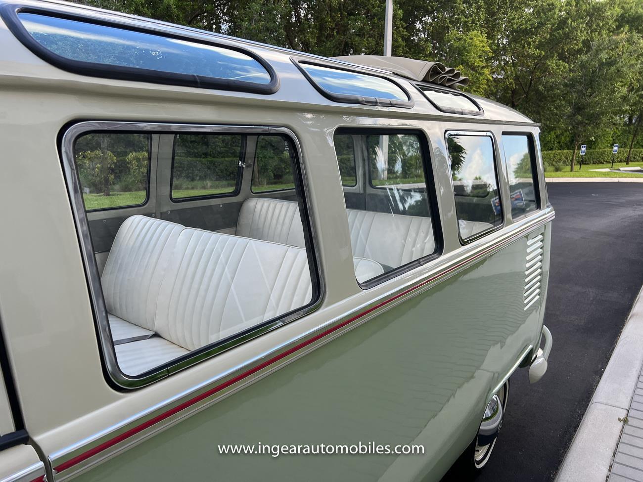 Volkswagen-BusVanagon-Van-1973-Green-White-96561-26