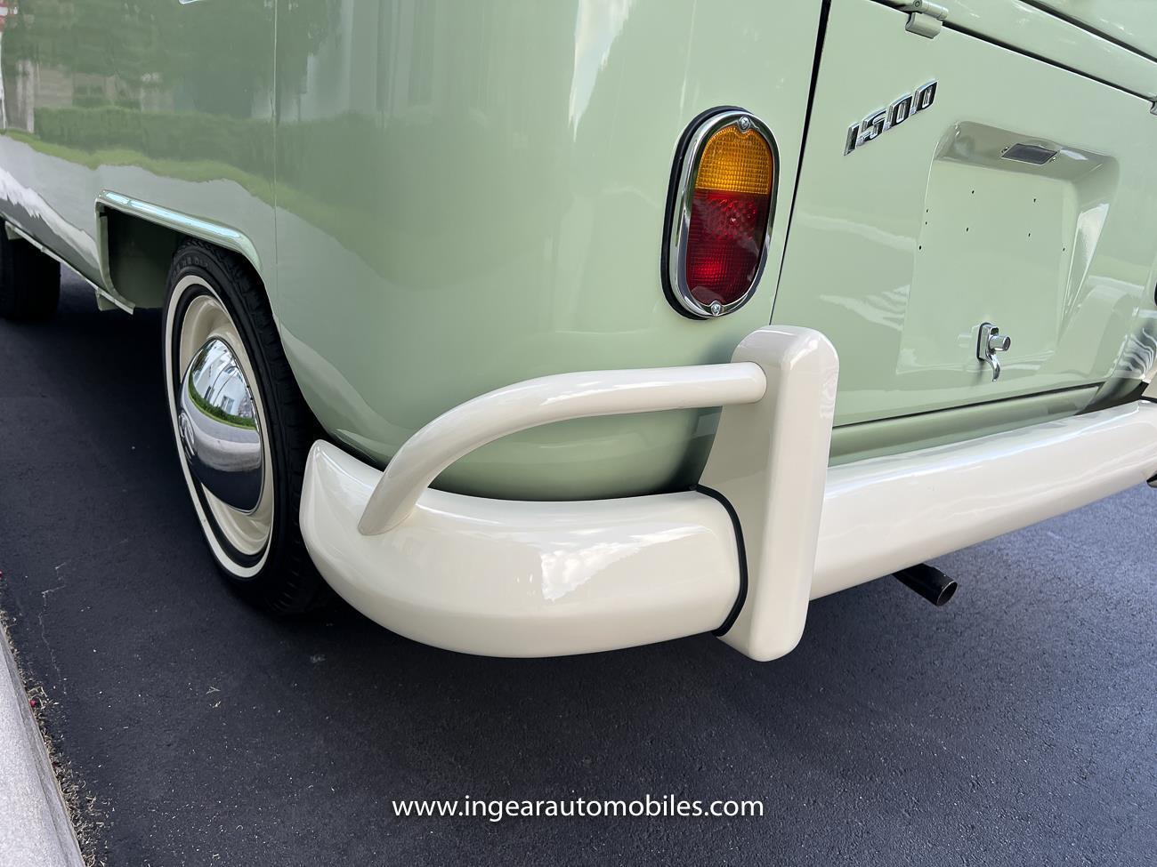 Volkswagen-BusVanagon-Van-1973-Green-White-96561-32