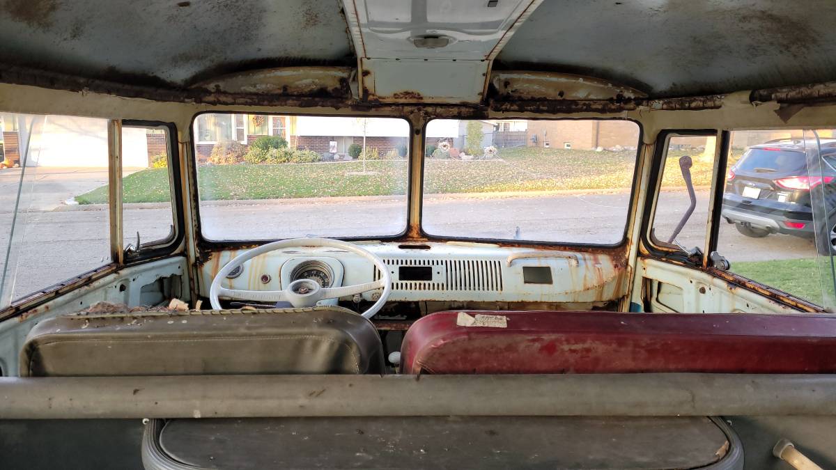 Volkswagen-Micro-bus-deluxe-1965-104607-10