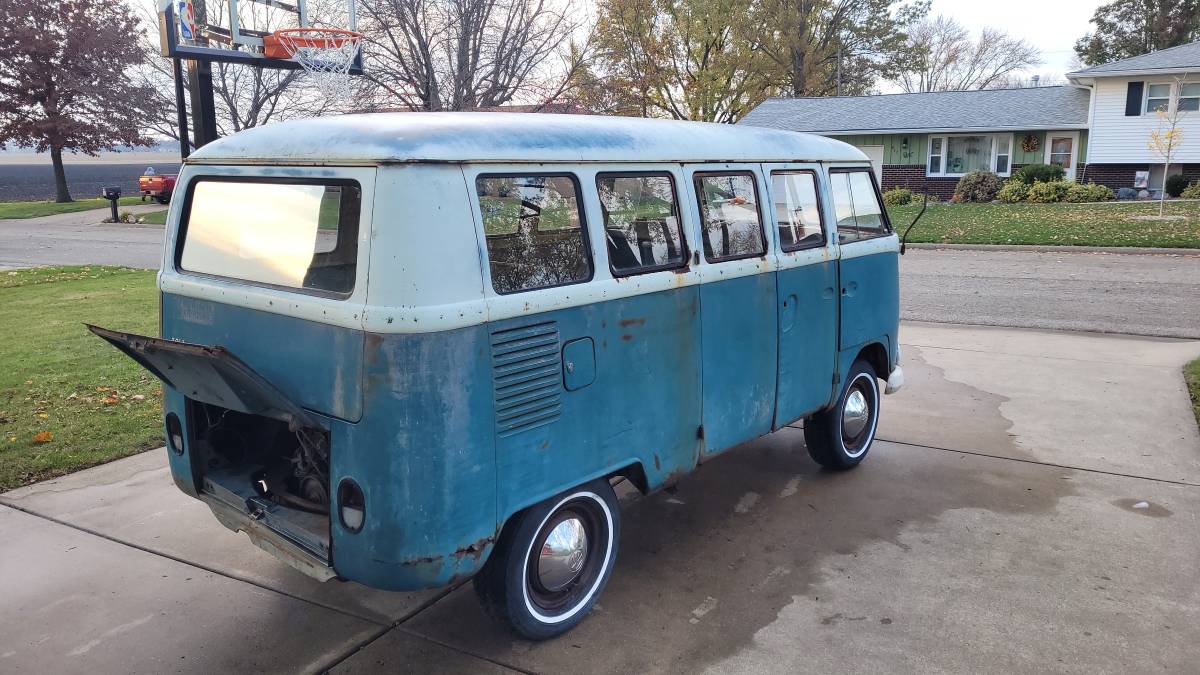 Volkswagen-Micro-bus-deluxe-1965-104607-3