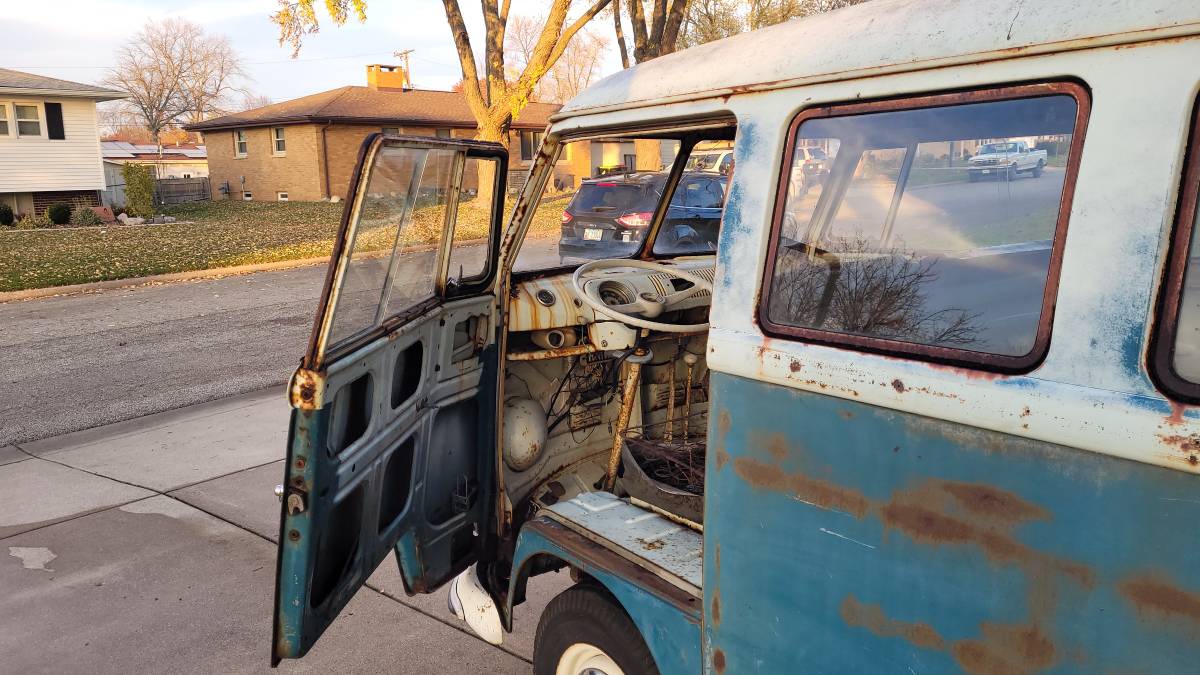 Volkswagen-Micro-bus-deluxe-1965-104607-9