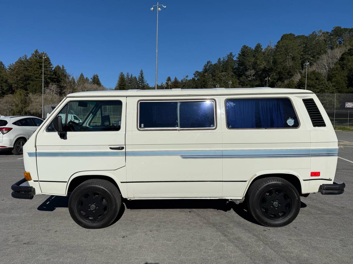 Volkswagen-Vanagon-1986-white-613159-1