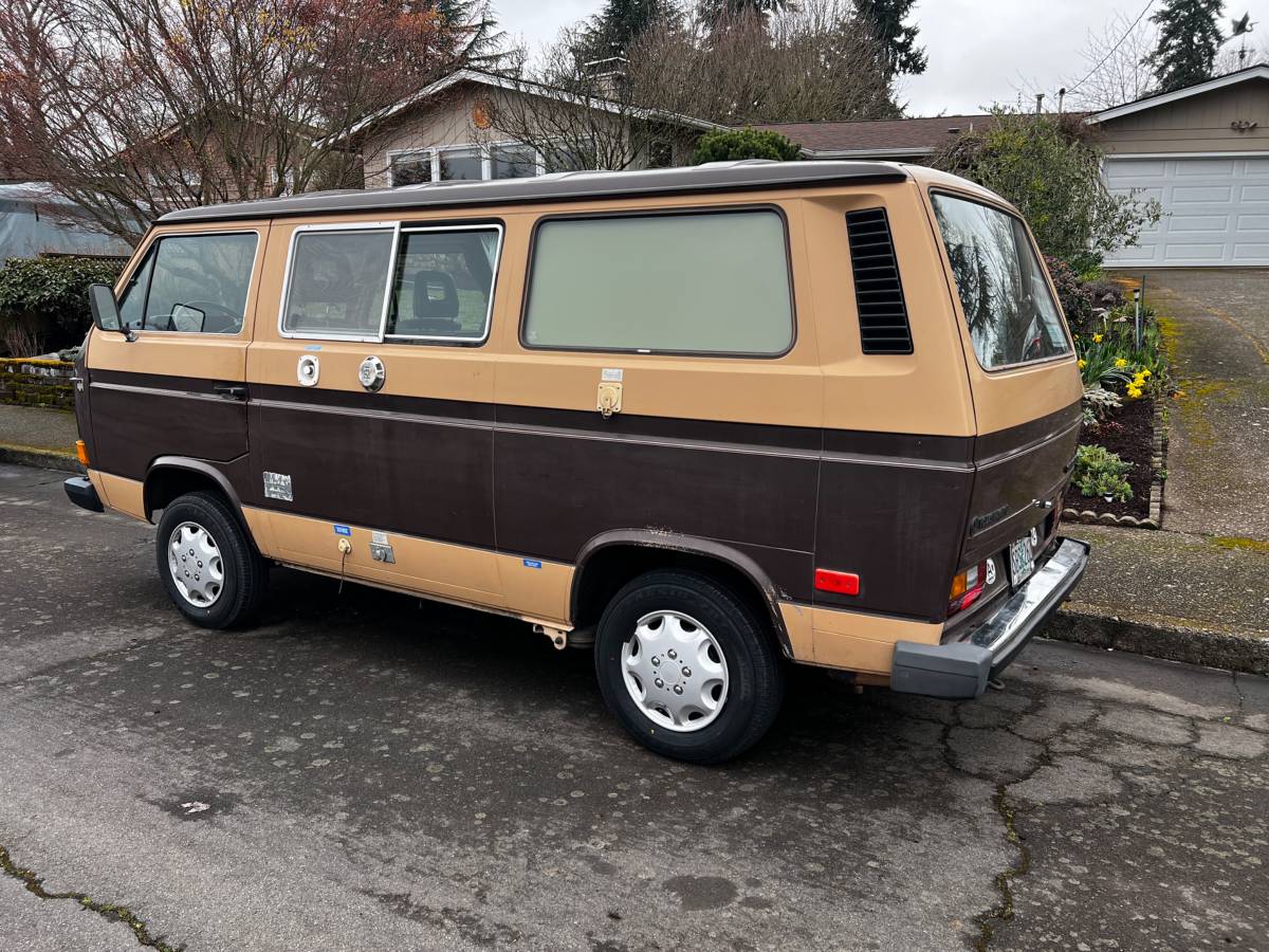 Volkswagen-Vanagon-gl-camper-1984-brown-233354-2