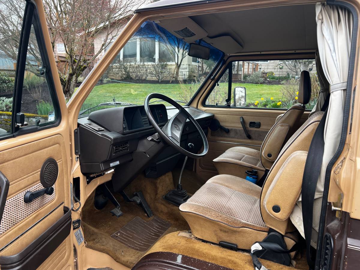 Volkswagen-Vanagon-gl-camper-1984-brown-233354-3