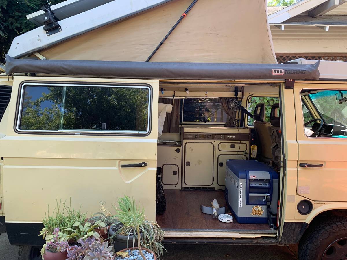 Volkswagen-Vanagon-westfalia-1984-178476-7