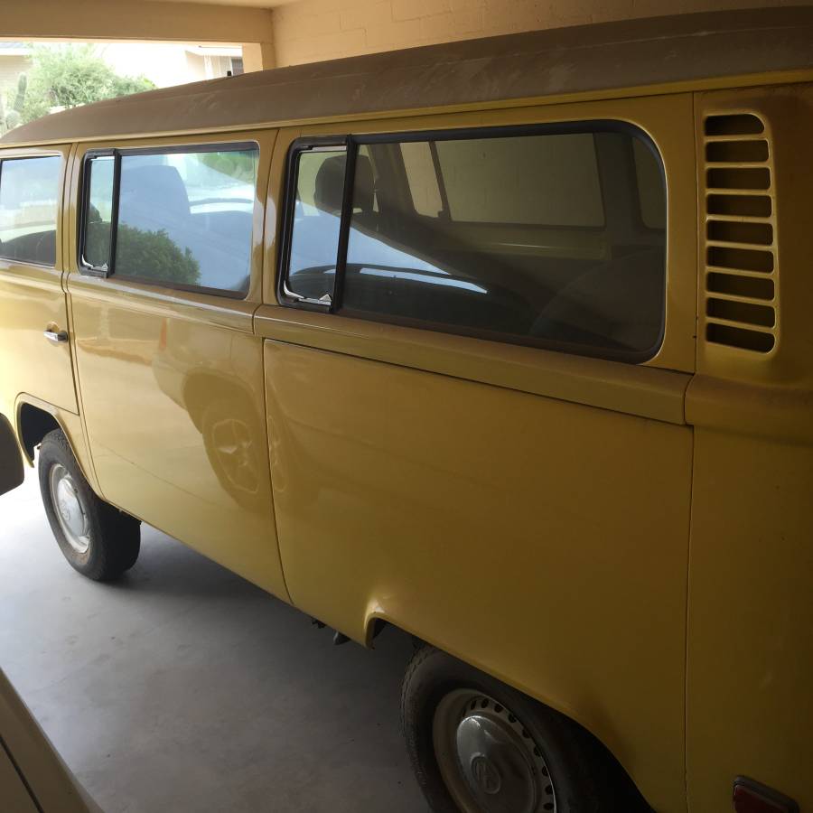 Volkswagen-Vw-bus-1977-yellow-2-1