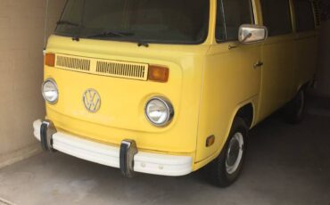 Volkswagen-Vw-bus-1977-yellow-2