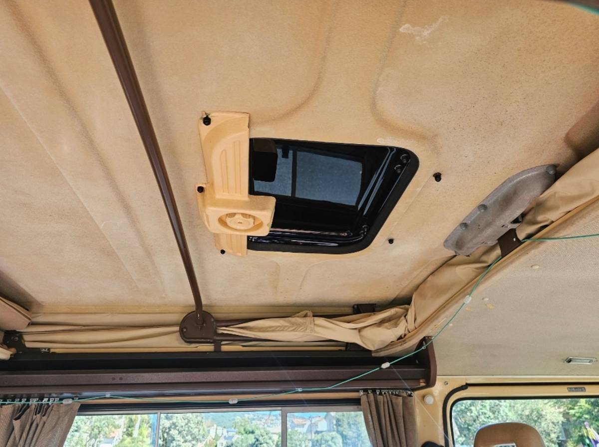 Volkswagen-Vw-vanagon-westfalia-1985-yellow-402-14