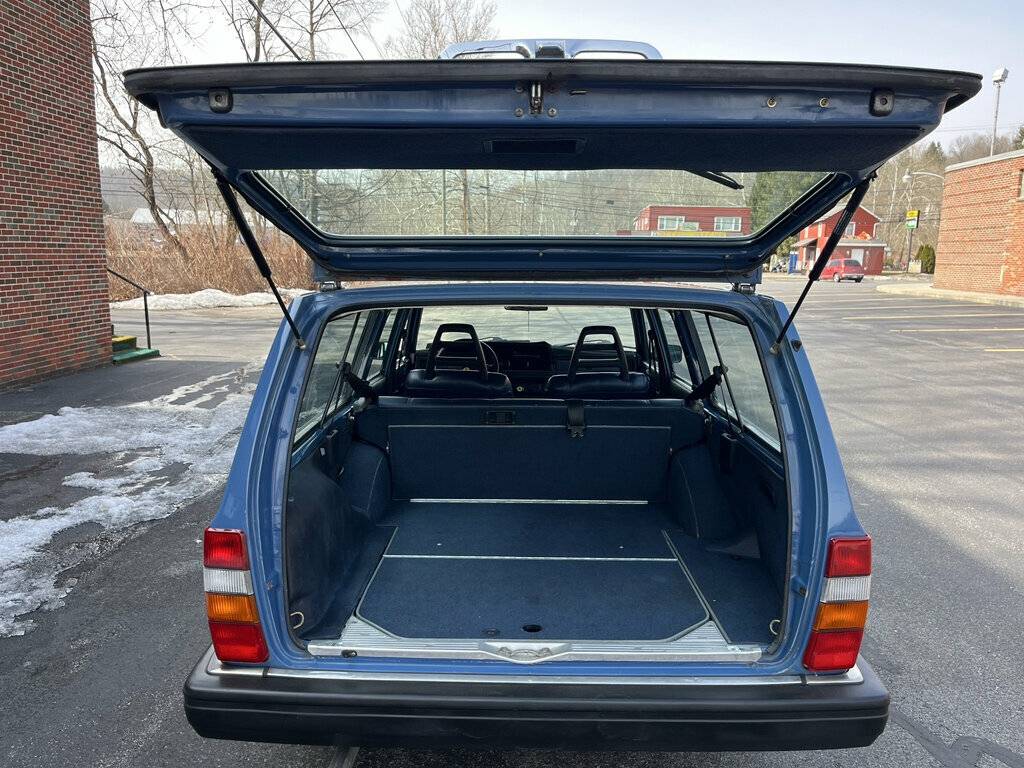 Volvo-240-1985-blue-550394-14