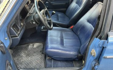 Volvo-240-1985-blue-550394-6