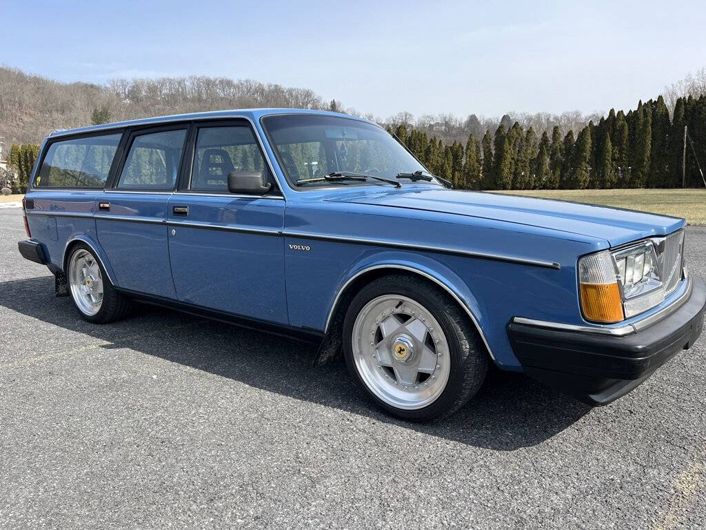 Volvo-240-1985-blue-550394