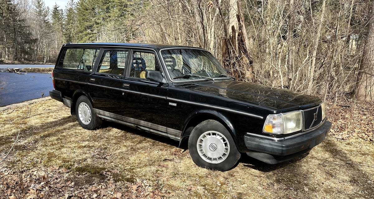 Volvo-240-wagon-1990-black-246229-2