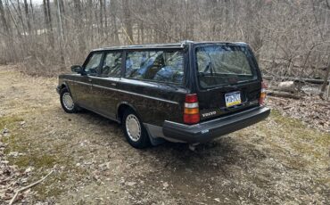 Volvo-240-wagon-1990-black-246229-6