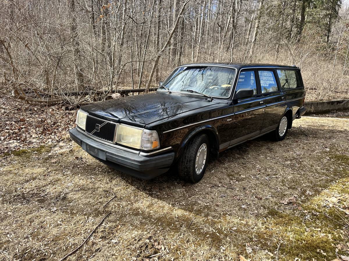 Volvo-240-wagon-1990-black-246229