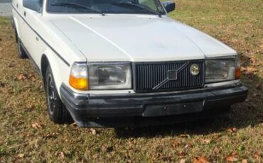 Volvo-240-wagon-1992-white-229669-2